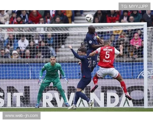 朗斯后卫谈密集赛程：专注恢复，为每一场比赛做好准备