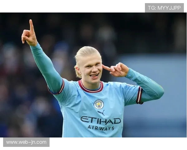 哈兰德安菲尔德球荒延续,曼城前锋跑位受制于防线深度